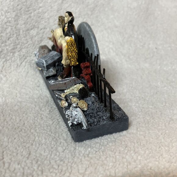 "Hawthorne Village “ The Vampire Blood Feast” Gondola The Horror Express A0808 - Picture 6 of 7